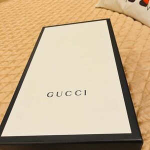 authentic GUCCI shoe box whit fabric separate bags whit logo in each